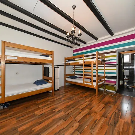 The Lazy Monkey & * Zadar