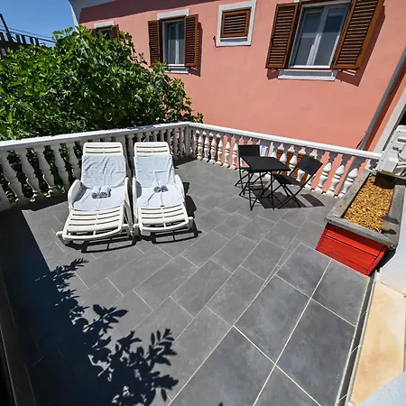 The Lazy Monkey & Vandrerhjem Zadar