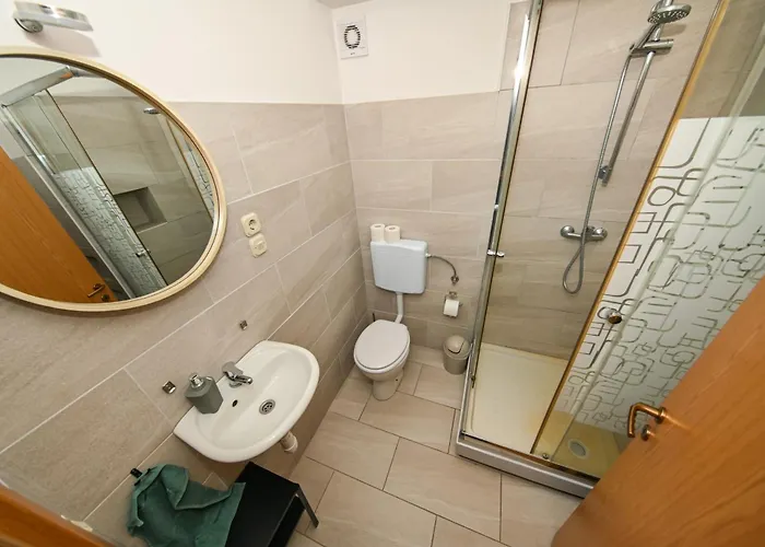 The Lazy Monkey & Hostal *