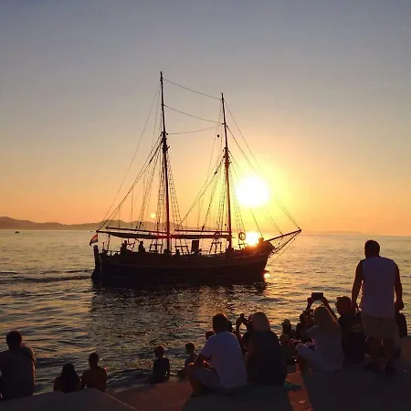 Hostel The Lazy Monkey & Zadar