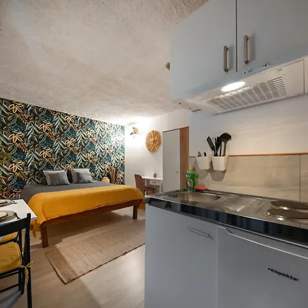 The Lazy Monkey & Hostel Zadar