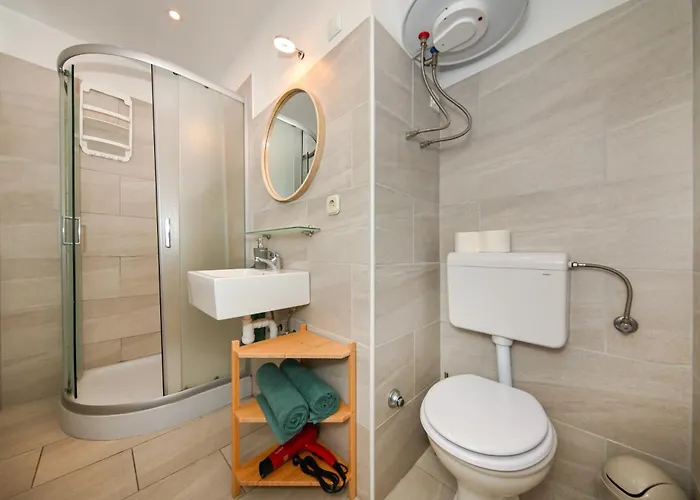 Hostel The Lazy Monkey &