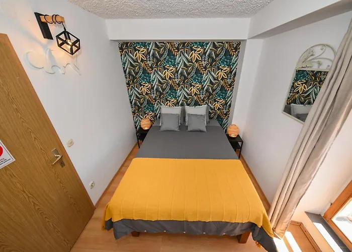 The Lazy Monkey & Auberge de jeunesse *